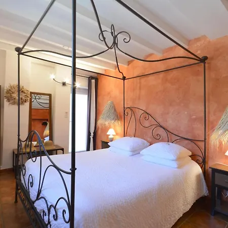 B&B Le Mas Julien piscine chauffée adult only-3