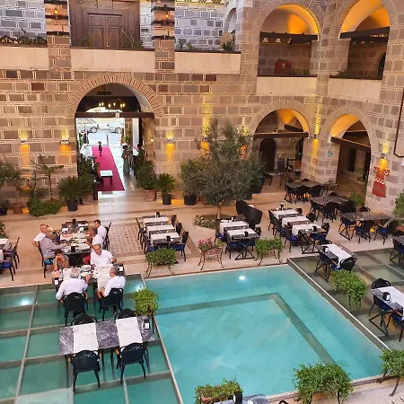 Cesme Kanuni Kervansaray Historical Hotel-2