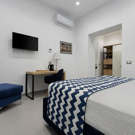 Hsuites Luxury B&B-3