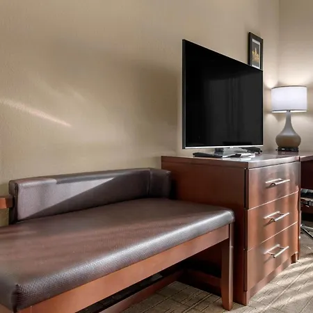 Comfort Inn & Suites North Mankato-3
