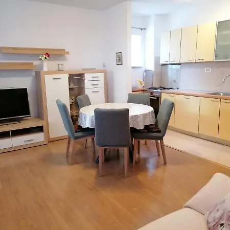 Guest House Lucija-3