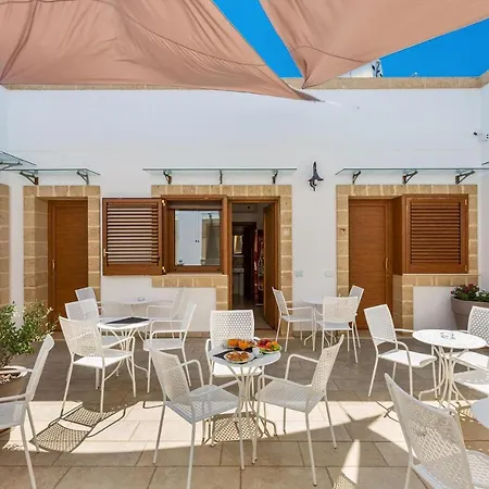 Lido Marini Rooms-3