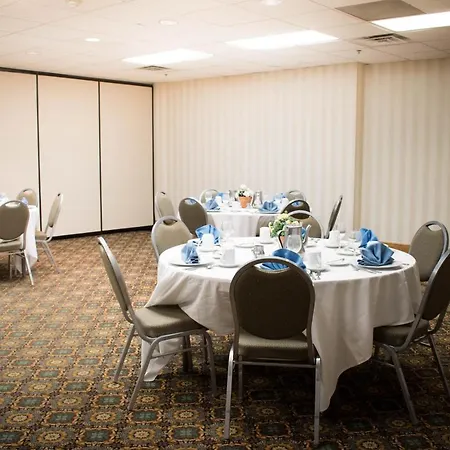 Ramada By Wyndham Uniontown-2