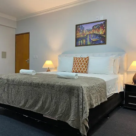 Quarto Luxo Silver-3