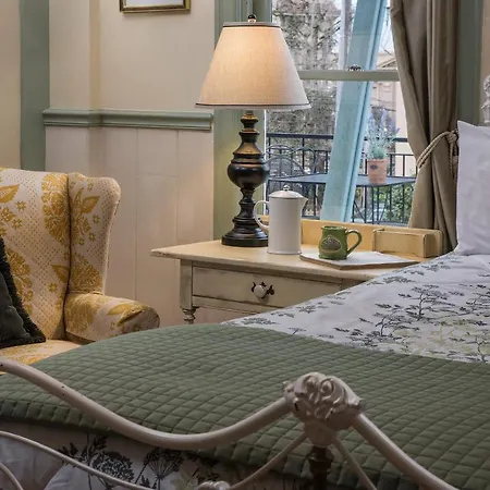 Clementine'S Guest House & Vacation Rentals-2