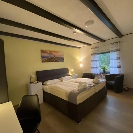 Varel Bay Hotel-2
