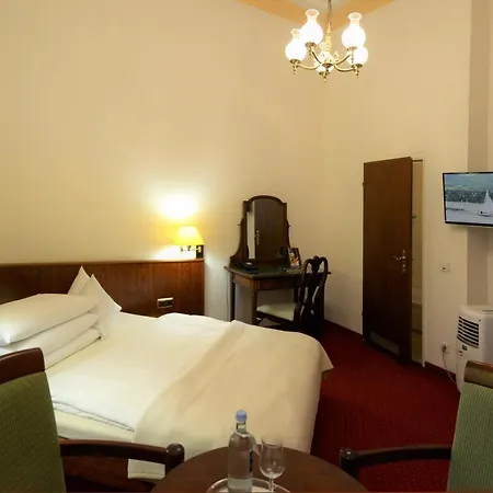 Hotel am Kochbrunnen-2