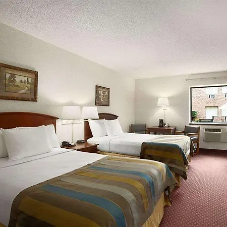 Days Inn By Wyndham Middletown-3
