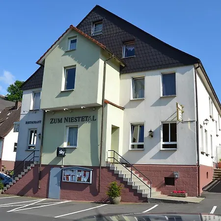 Landhotel Zum Niestetal-3