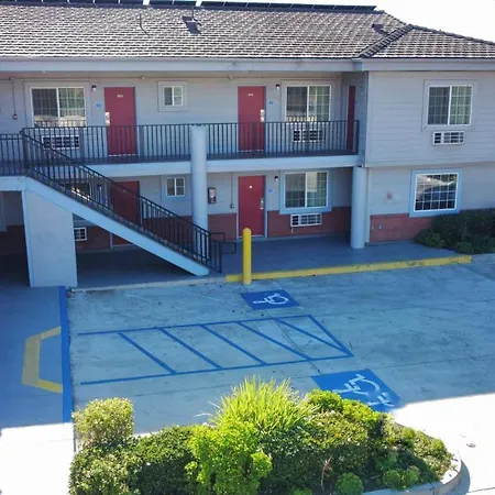 Americas Best Value Inn Oxnard-Port Hueneme-2