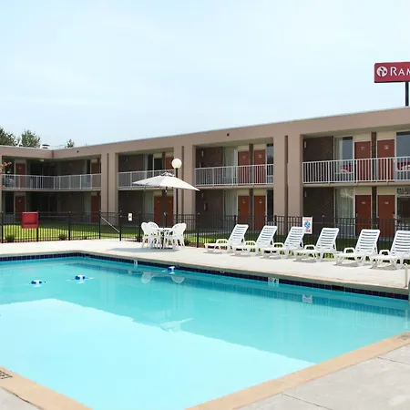 Ramada By Wyndham Wytheville-2