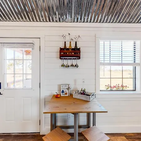 Wine Country Cottage 3-3
