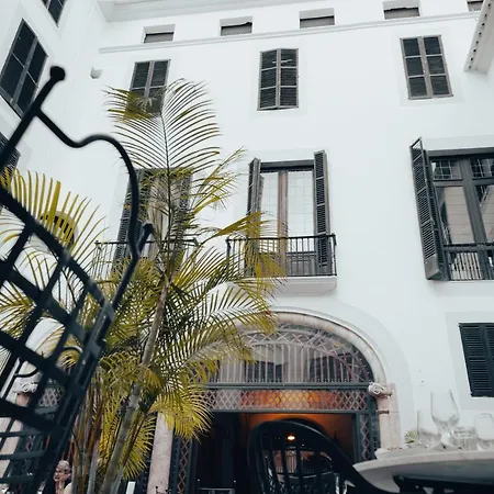 Hotel Born-2