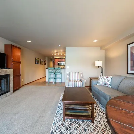 Grandview Lake Chelan- Waterfront View, Pool, Hot Tub, Golf, 1 Min To Downtown-3