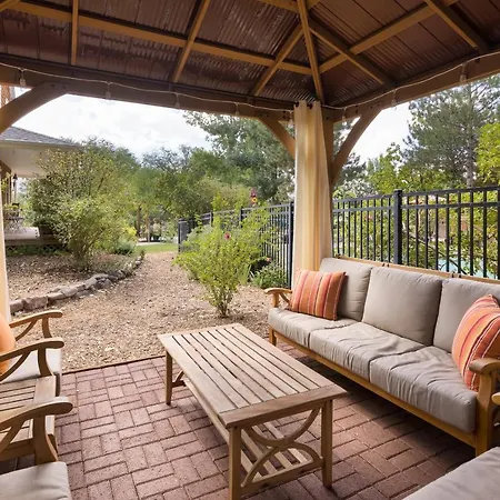 Sunflower Hill Inn-3