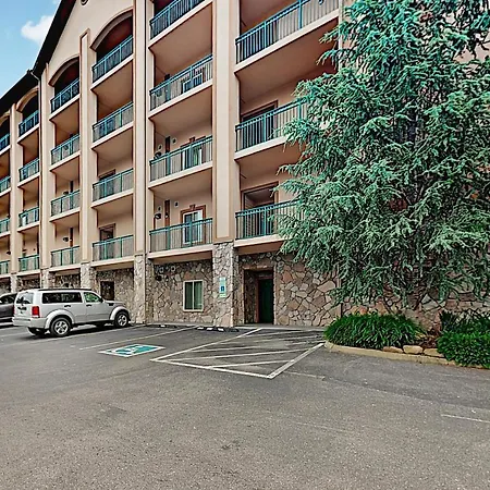 Summit Manor Condos Unit B3052-3