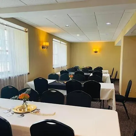 Senate Luxury Suites-2