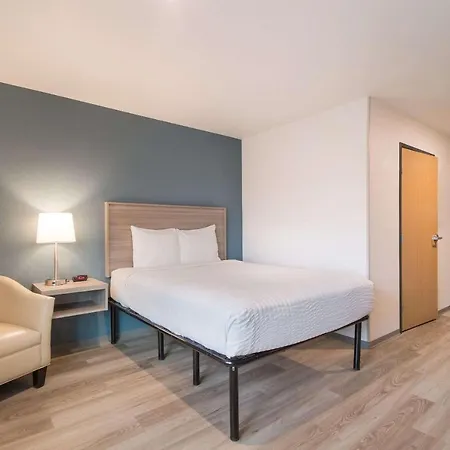 Woodspring Suites Portland Vancouver-2