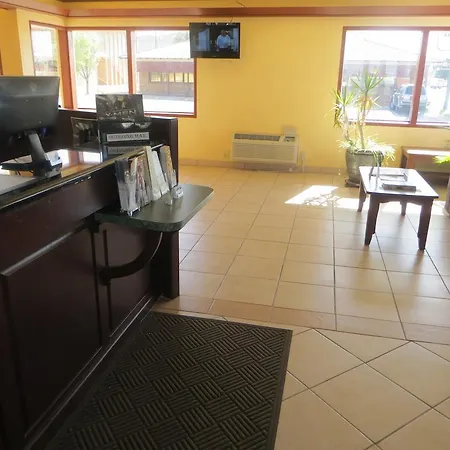 Travelodge By Wyndham Dodge City-3