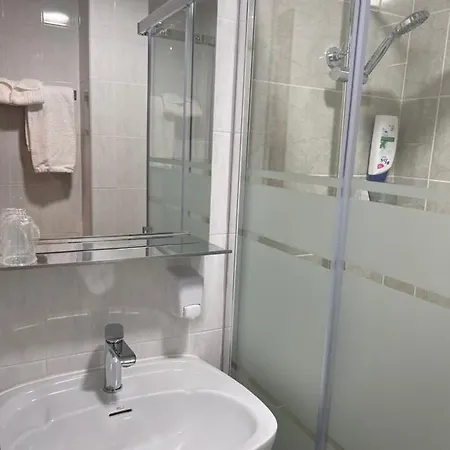 Hostal Avenida-3
