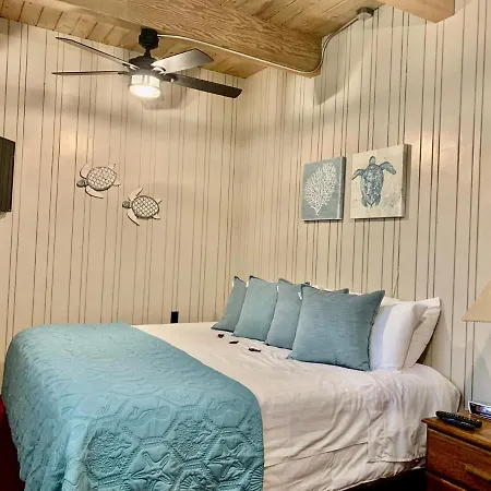 Breakers Boutique Inn-3