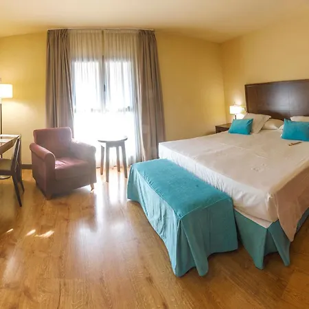 Gran Hotel Ciudad de Barbastro-3