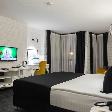 Check Inn Suite Hotel&SPA-3