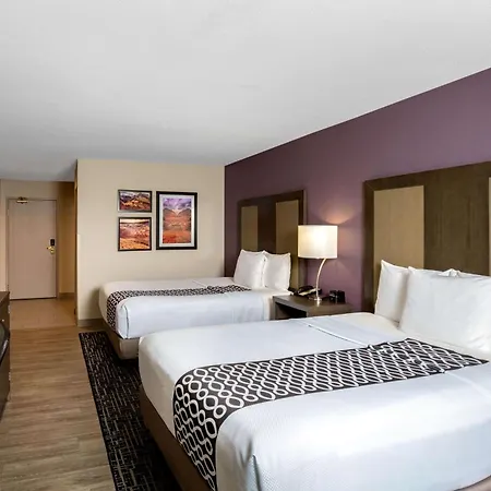 La Quinta Inn & Suites By Wyndham Las Vegas Nellis-2