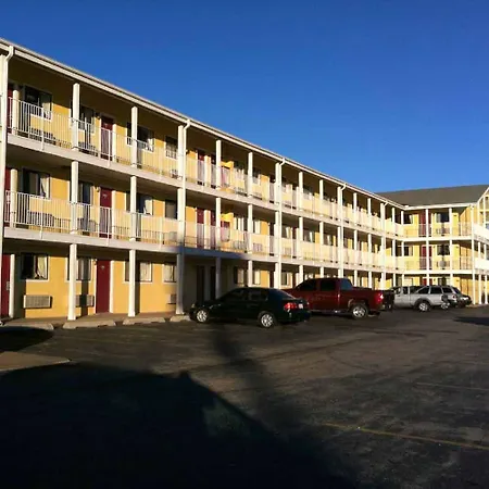 Oaktree Inn And Suites-3