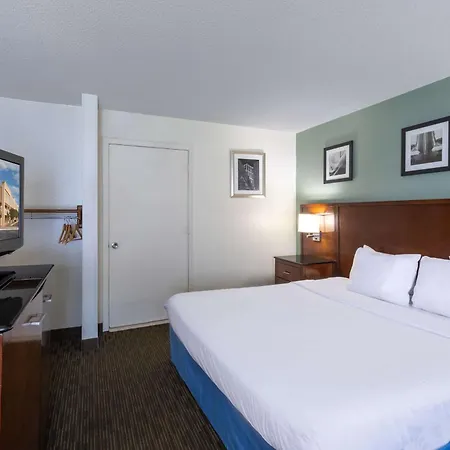 Days Inn By Wyndham Greenville-2