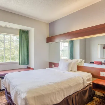 Trident Inn & Suites, Baton Rouge (Adults Only)-2