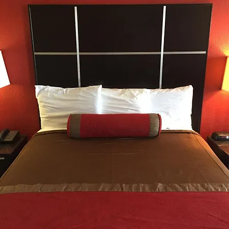 Harbor Inn & Suites Oceanside-3