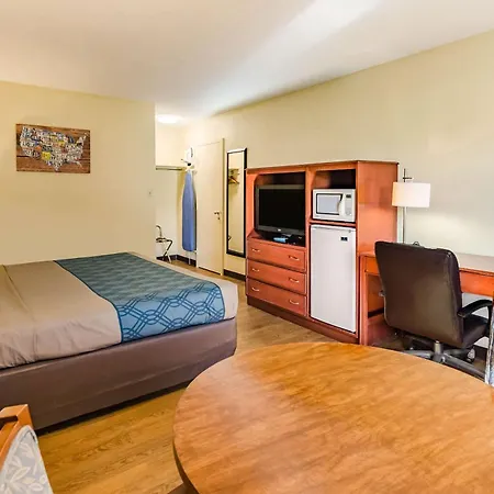 Econo Lodge Lexington Downtown Near I-81-3