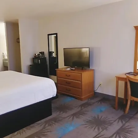 Days Inn By Wyndham Osage Beach Lake Of The Ozarks-3