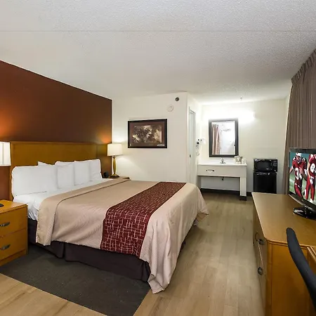 Cedar Rapids Inn-3
