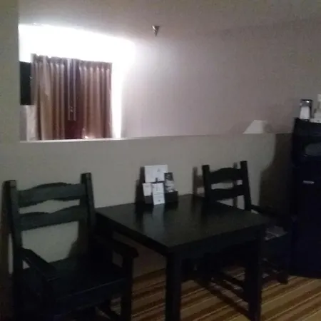 Super 8 By Wyndham Taos-2
