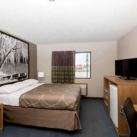 Super 8 By Wyndham Hays Ks-3