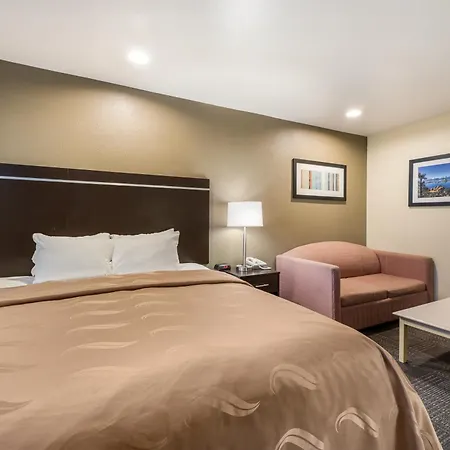 Quality Inn & Suites Near Nas Fallon-2
