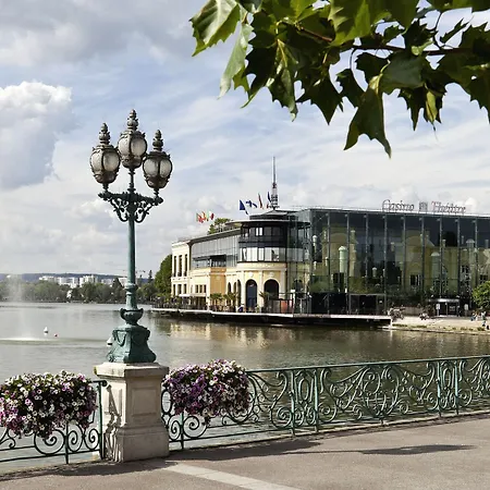 Hôtel Barrière L'Hôtel du Lac-2