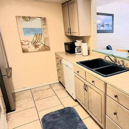 Sea Sands Condominium #103-3