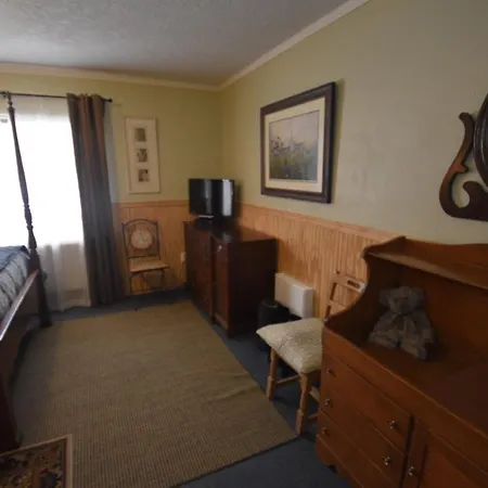 Alaska Grizzly Lodge-3