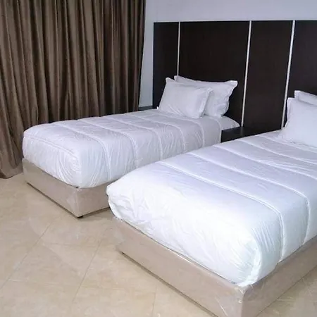 Hotel Beautiful-2
