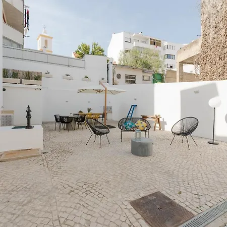 Almada Villa-3