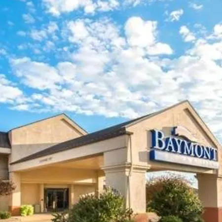 Baymont By Wyndham Topeka-3
