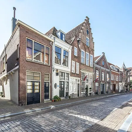 Blom aan de Gracht-2