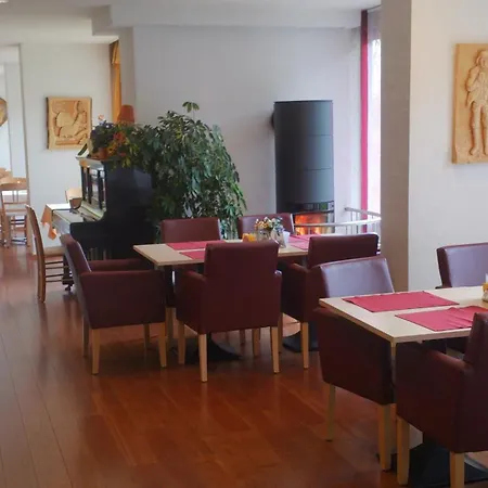 Hotel Bergfrieden-3