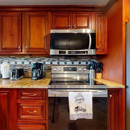 Rumbling Bald Condo Unit 403-3