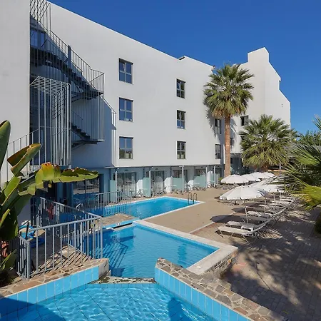 Pollis Hotel-2