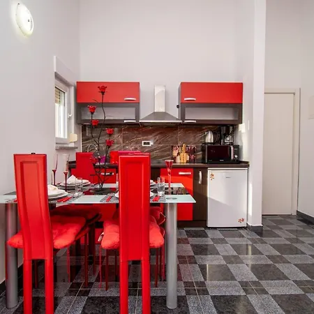 Apartments With Pool In Pula,Croatia-3
