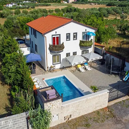 Apartments With Pool In Pula,Croatia-2